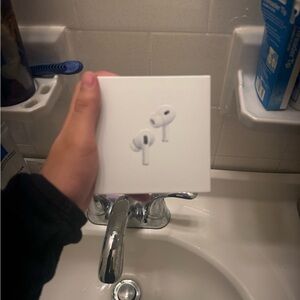 Apple Earbud Headphones - White